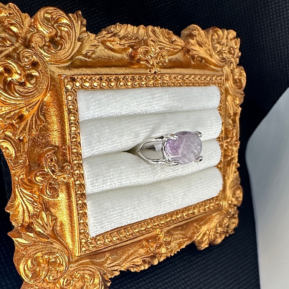 Lilac Cabochon Oval Ring Silver Tone Zinc Alloy NWOT Gifts Neutral NWT Size 8.5